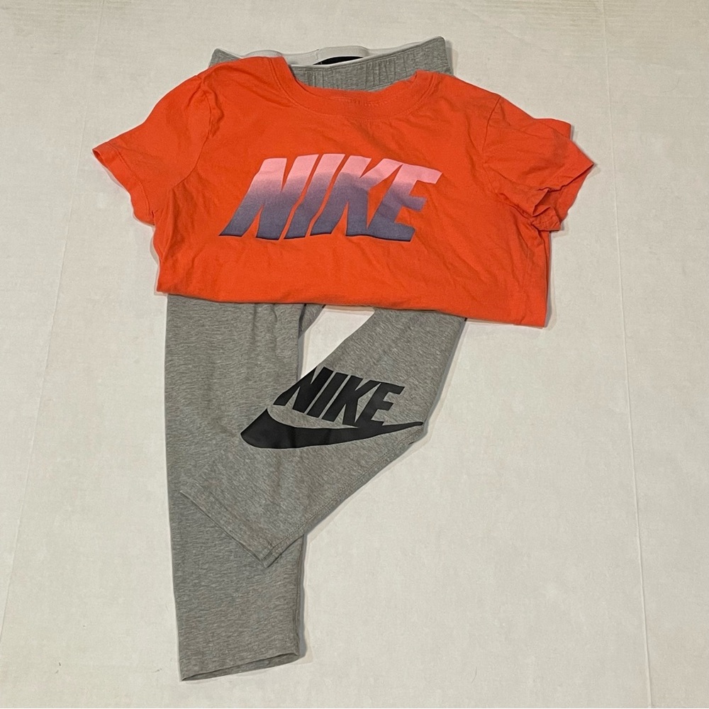 Nike Bundle Orange T-Shirt and White Grey Leggings, Women’s Sz Small